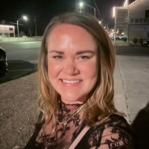 Meet your Posher, Claire